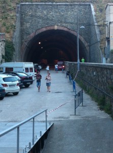 Per aquest túnel va entrar a Portbou Walter Benjamin el vespre del 25 de setembre de 1940