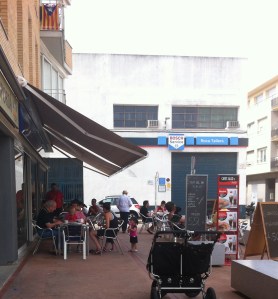 El bar rival, on fire davant el declivi de la competència