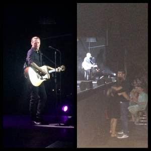 "Sí, vull". Bryan Adams observa els protagonistes de la nit.